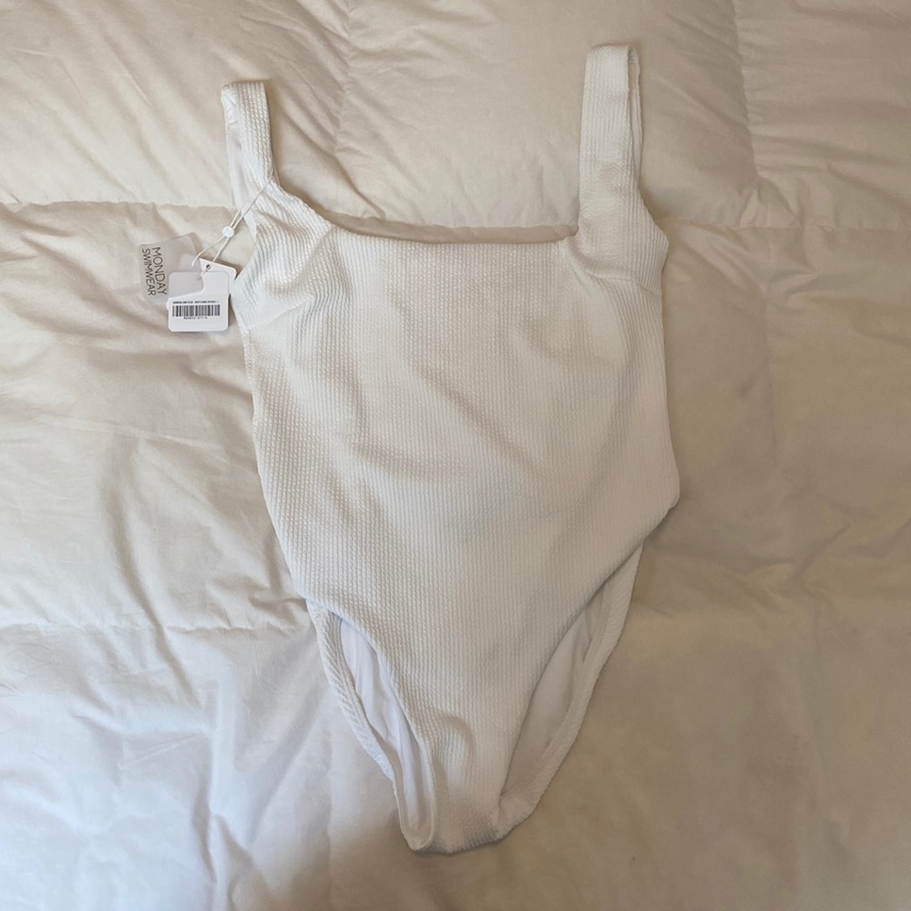 Monday Swimwear Sardinia one-piece, white sand crinkle, Large